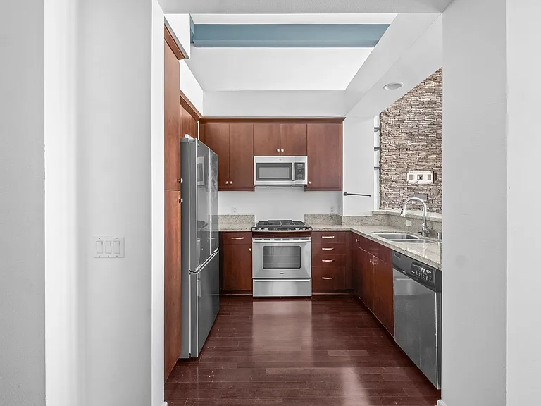 1901 S Victoria Ave #201 — Photo 3
