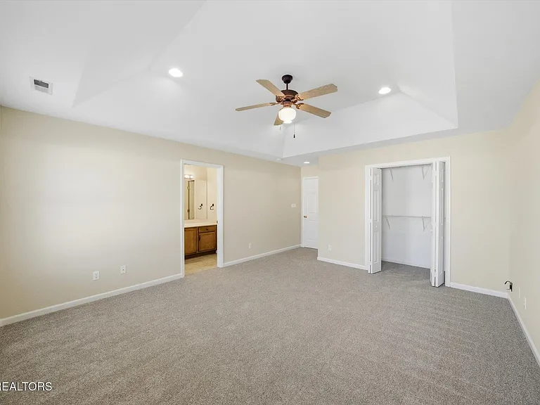 10724 Prince Albert Way — Photo 9
