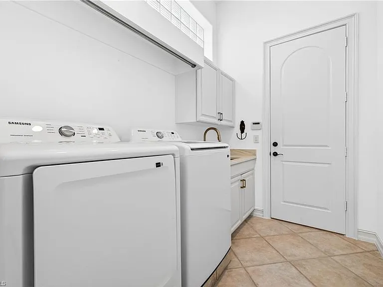 3296 Lookout Ln — Photo 24