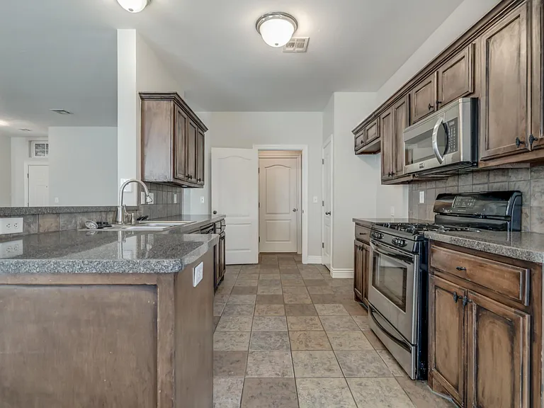 7408 NW 135th St — Photo 13