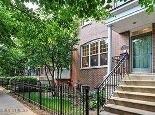 238 W Scott St, Chicago, IL 60610