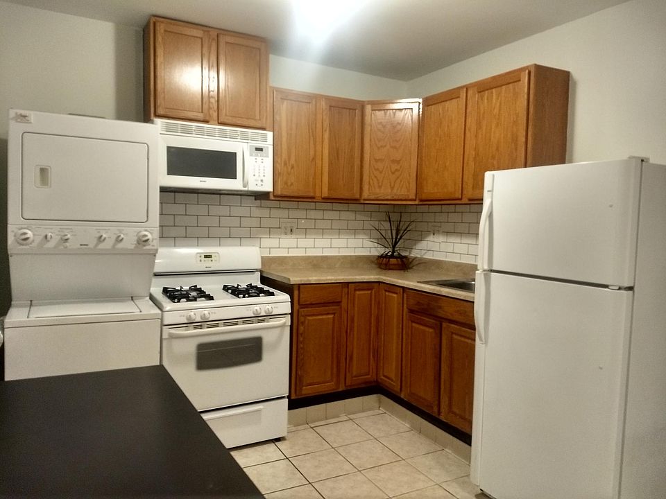 Kitchen with Washer/Dryer and Island