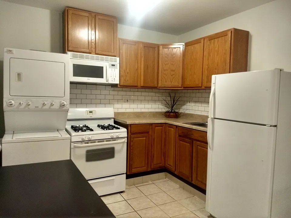 2156 Gleason Ave #2