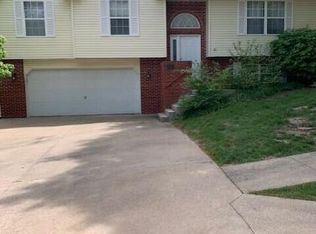 602 Campusview Dr, Columbia, MO 65201