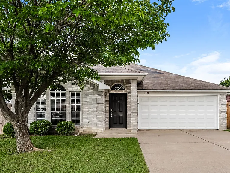 6101 Summerfield Dr — Photo 1
