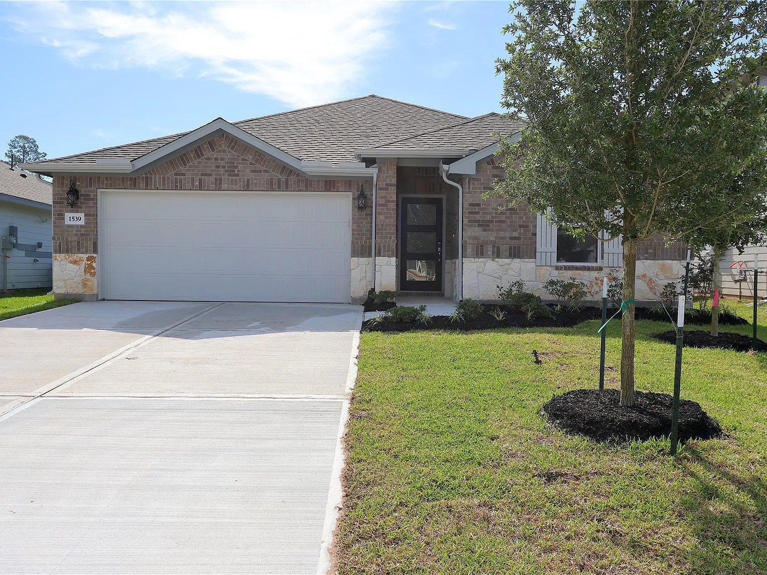 3 bed, 2.0 bath, 1847 sqft, $2,250 — Photo 1