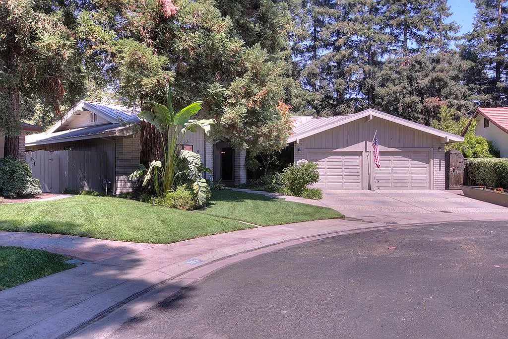 913 Fontana Ct photo 1