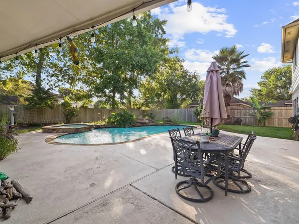 1906 Blue Quail Dr, Friendswood, TX 77546