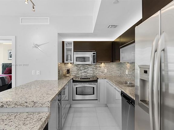 3rd image of 950 Brickell Bay Dr APT 2606