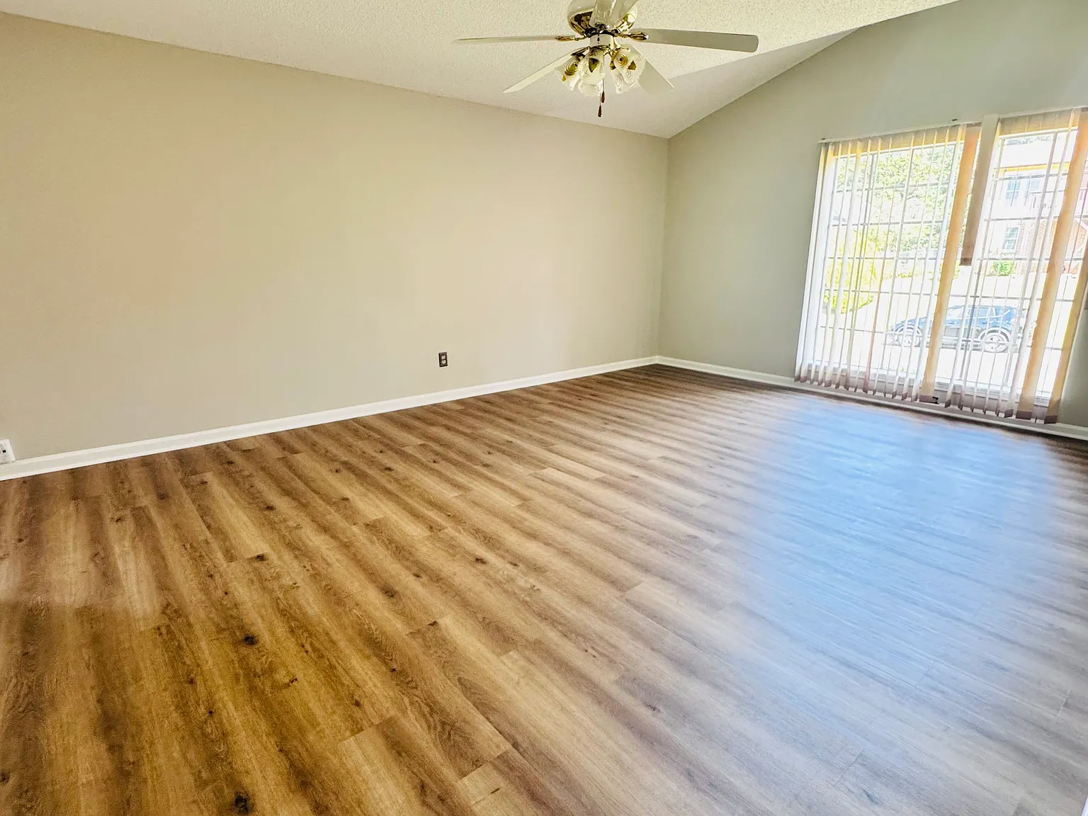 3 bed, 1164 sqft, $1,400 — Photo 3