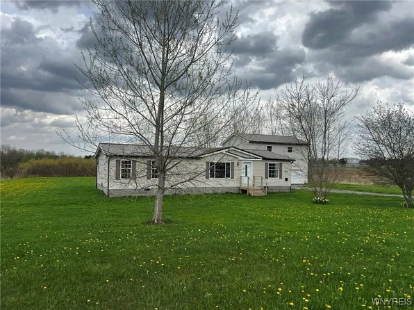 10075 Fargo Rd, Corfu, NY 14036