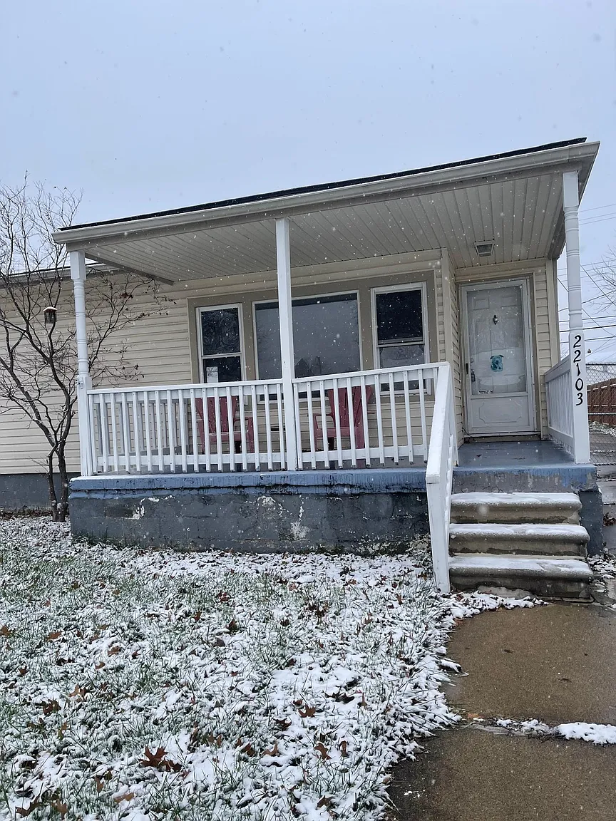 22103 Schroeder Ave photo 1