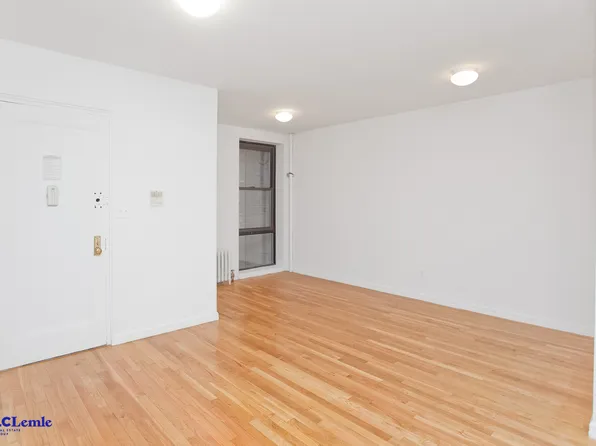 1371 1st Avenue image 1 of 9