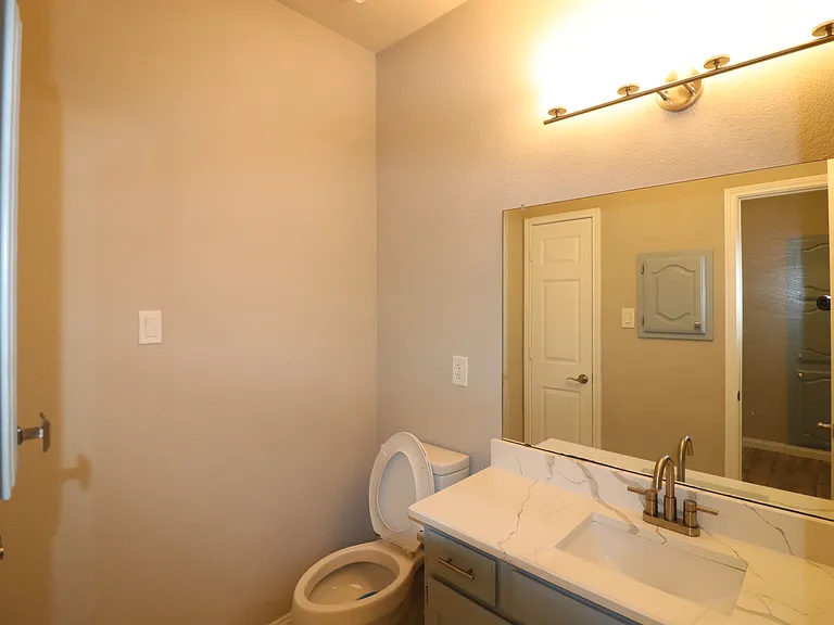 4606 Clay Dr — Photo 18
