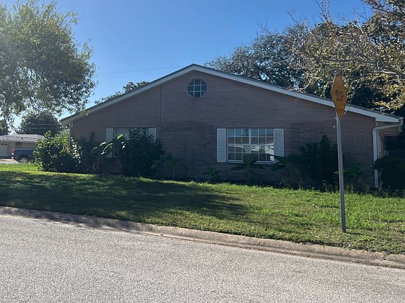 3rd image of 1201 Marine Dr