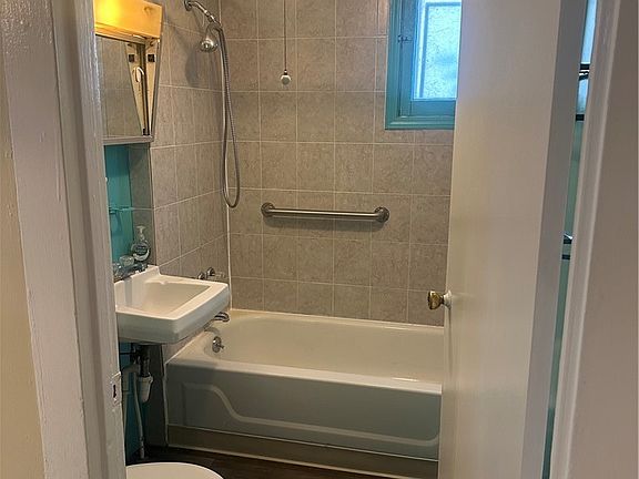 5th image of 1218 Court St