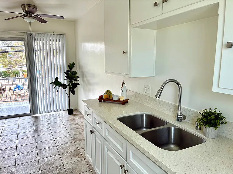 5808 S Pacific Coast Hwy — Photo 6