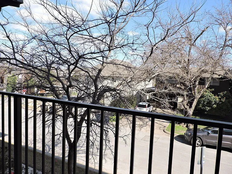 2800 Sandage Ave #206 — Photo 32