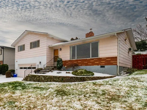 1816 E 10th St, The Dalles, OR 97058