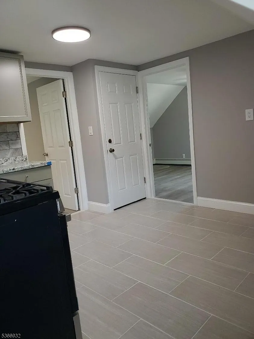 89 6Th Ave, Unit B, Clifton, NJ 07011 — Photo 4