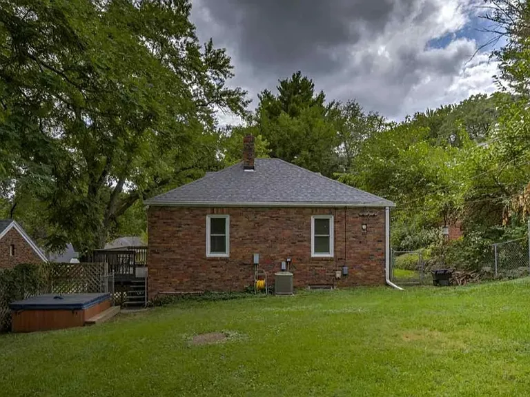 4836 Pratt St — Photo 19