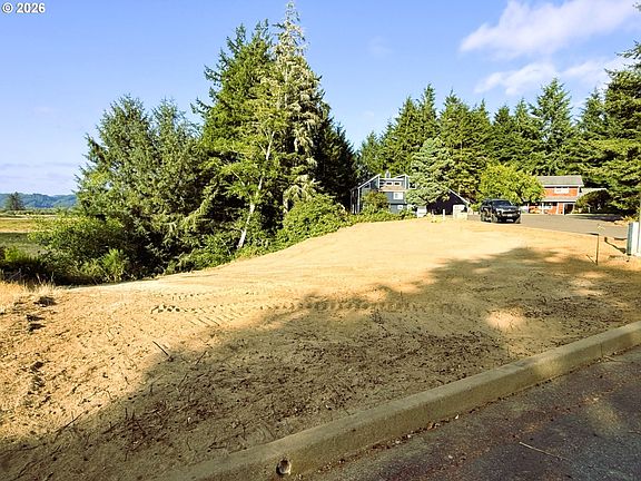 4th image of 806 Golden Rod Ct