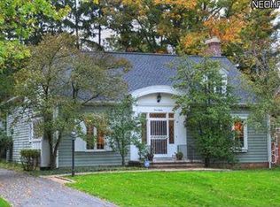 380 Lake Park Dr, Bay Village, OH 44140