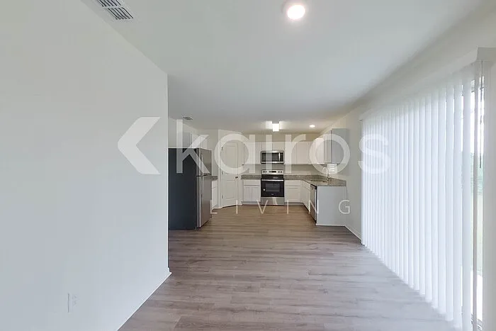 18268 Wintergarden Ave — Photo 8