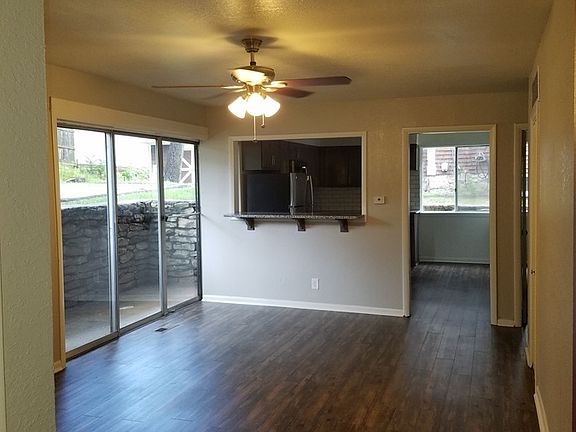 2nd image of 3740 Wyandotte St #2S