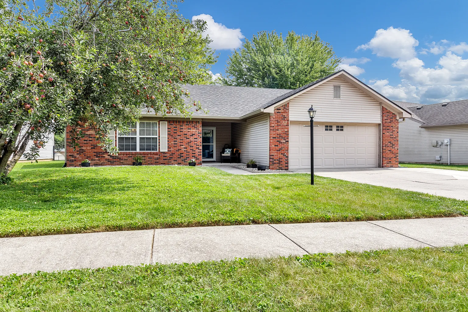 8433 Southern Springs Dr photo 1