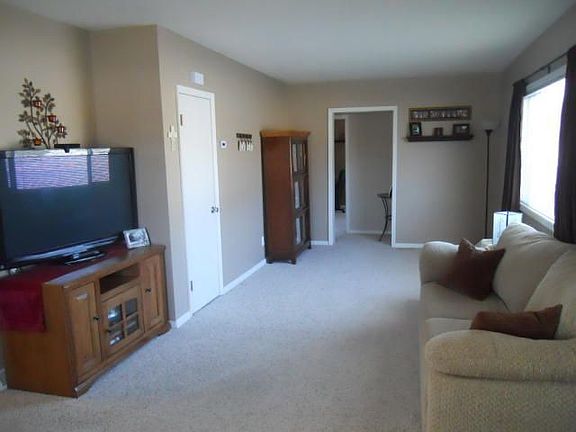 5th image of 420 2nd St E