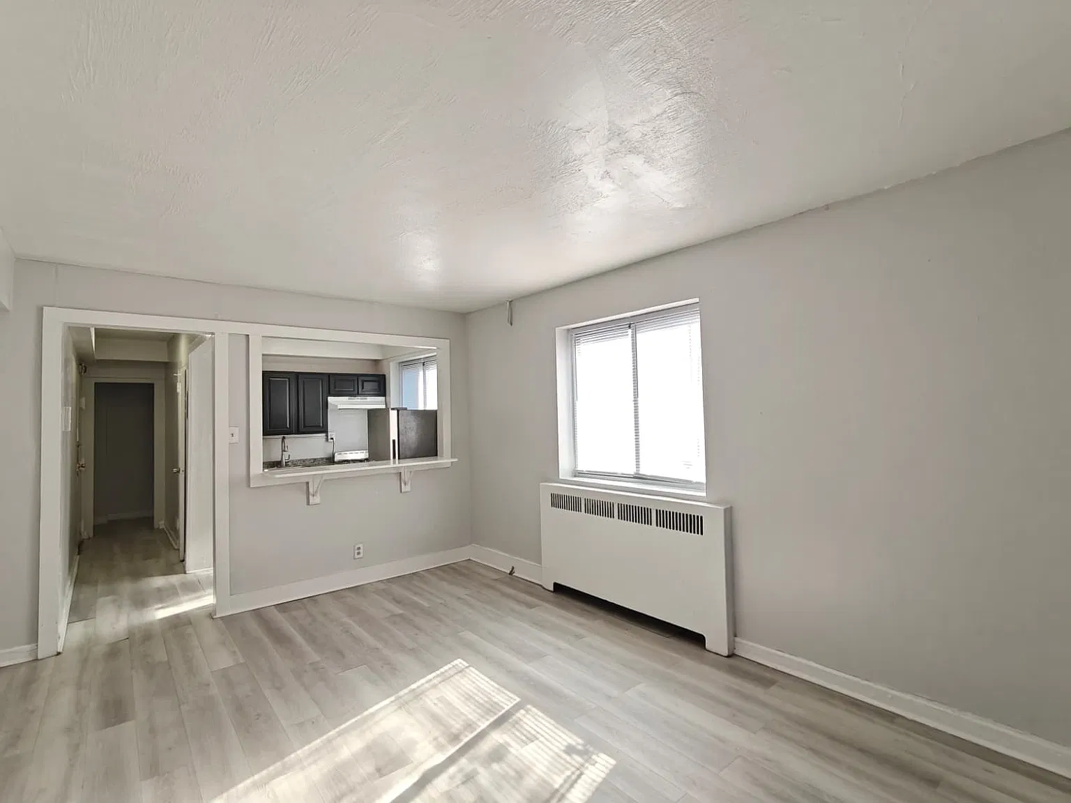 Beautiful Apartment Available Now! — Photo 1