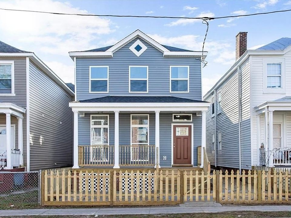 1st image of 207 Minor St