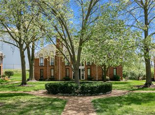 916 Claytonbrook Dr APT 4, Ballwin, MO 63011