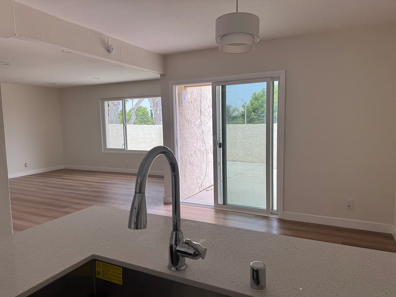2 bed, 1270 sqft, $3,300 — Photo 3