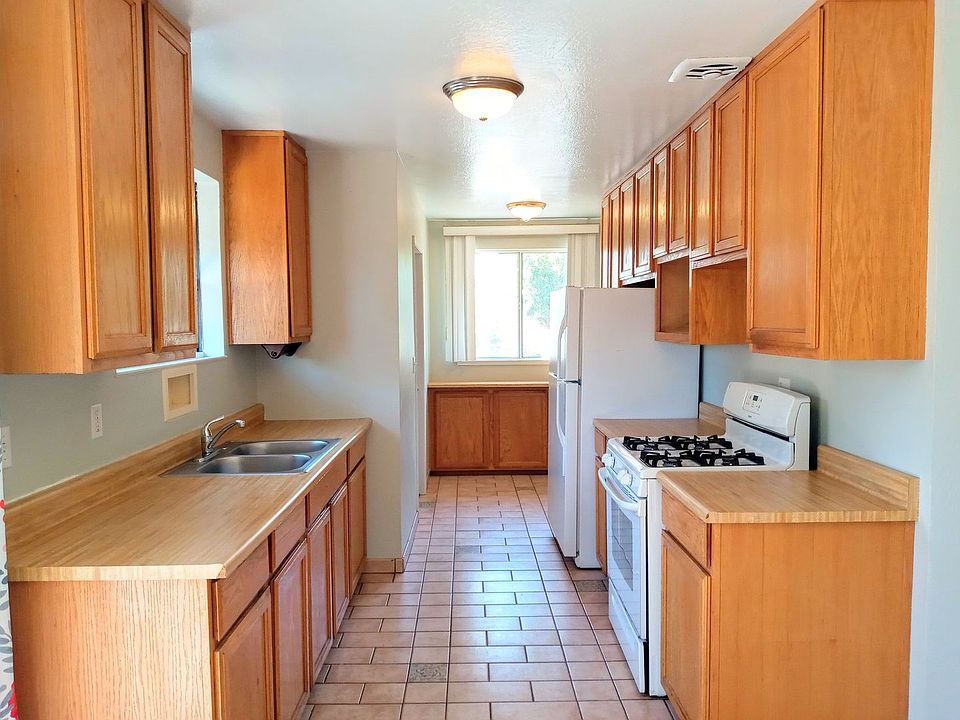 1st image of 929 Barstow Ct