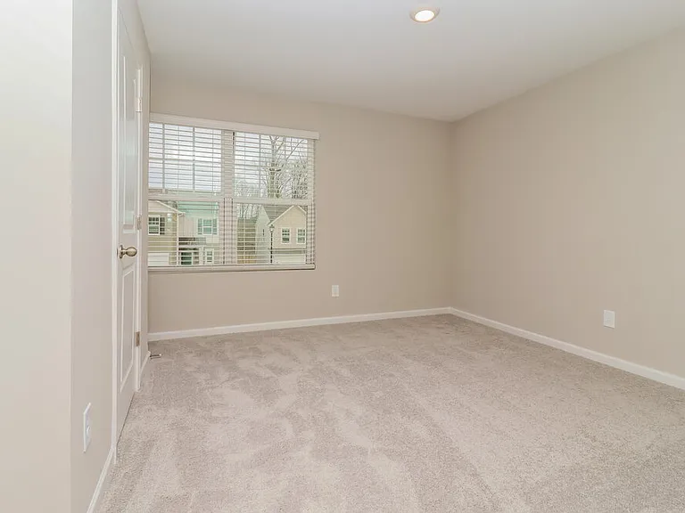 506 Knightsbridge Ln — Photo 14