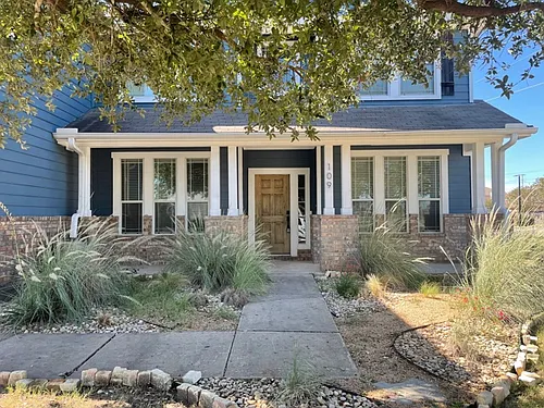 109 Wimberley St Photo 1