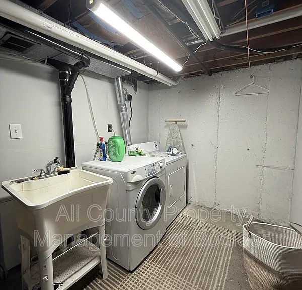 380 S 42nd St — Photo 20