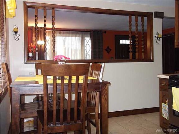 4th image of 774 Sherwood Ct