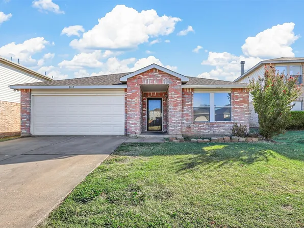 8769 Garden Springs Dr, Fort Worth, TX 76123