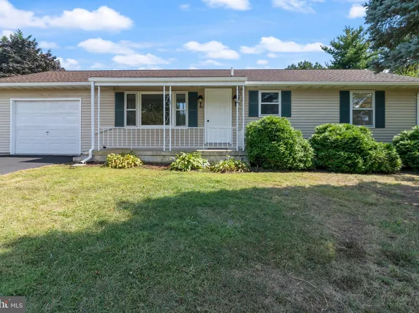 656 Poplar St, Hanover, PA 17331