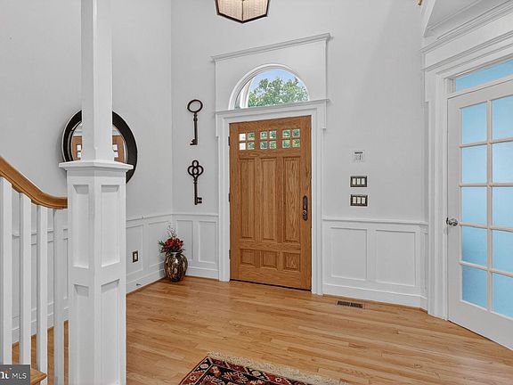 2nd image of 303 Talahi Rd SE