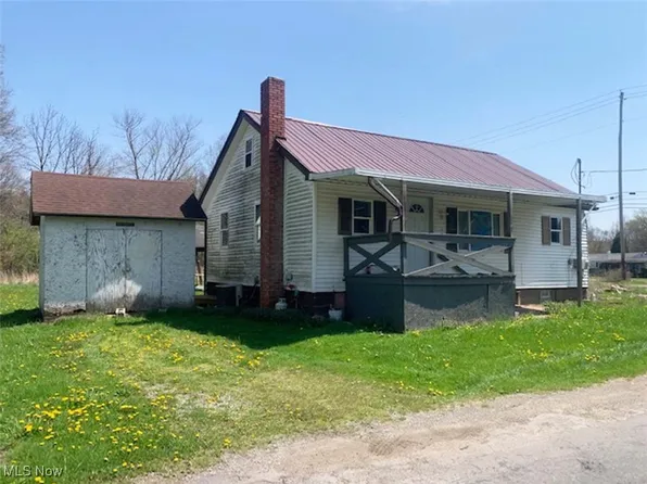 4552 Maple Dr SW, Newton Falls, OH 44444