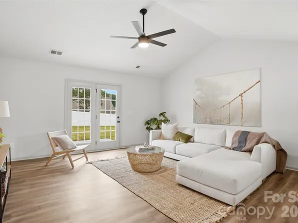 4228 Hey Rock Ct, Charlotte, NC 28269