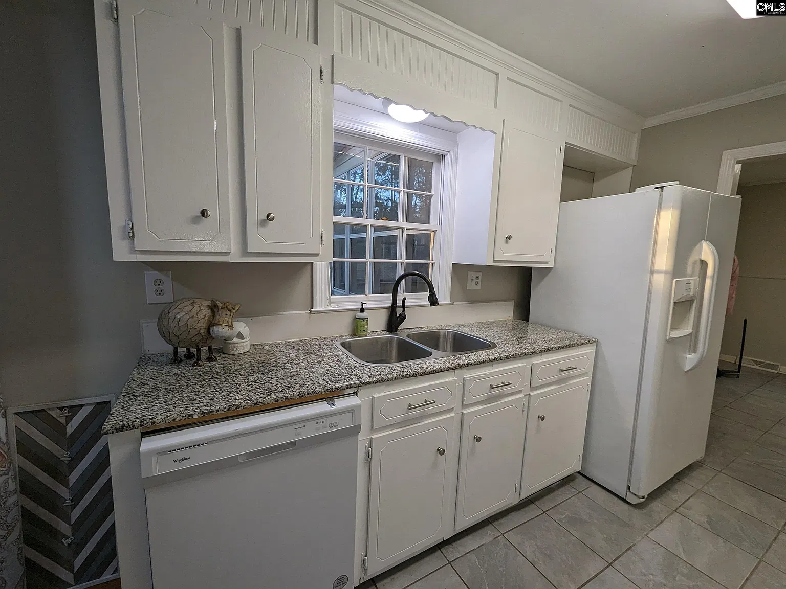 4 bed, 1650 sqft, $1,700 — Photo 2