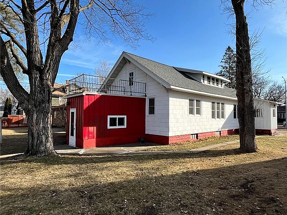 4th image of 820 N Wilson Avenue