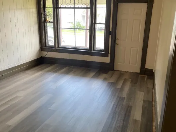 418 N Barstow St, Eau Claire, WI 54703
