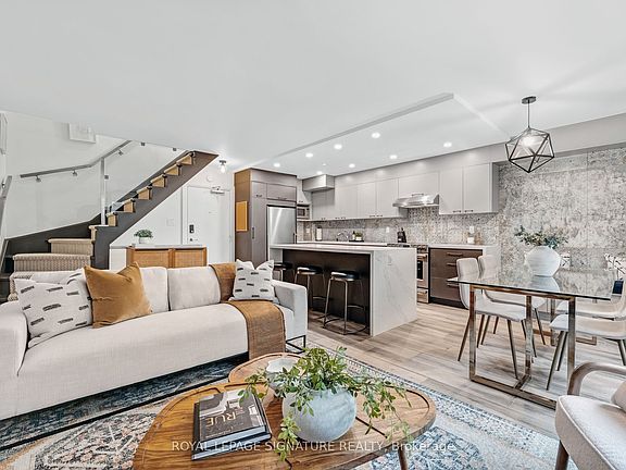 3rd image of 28 Admiral Rd Unit 8