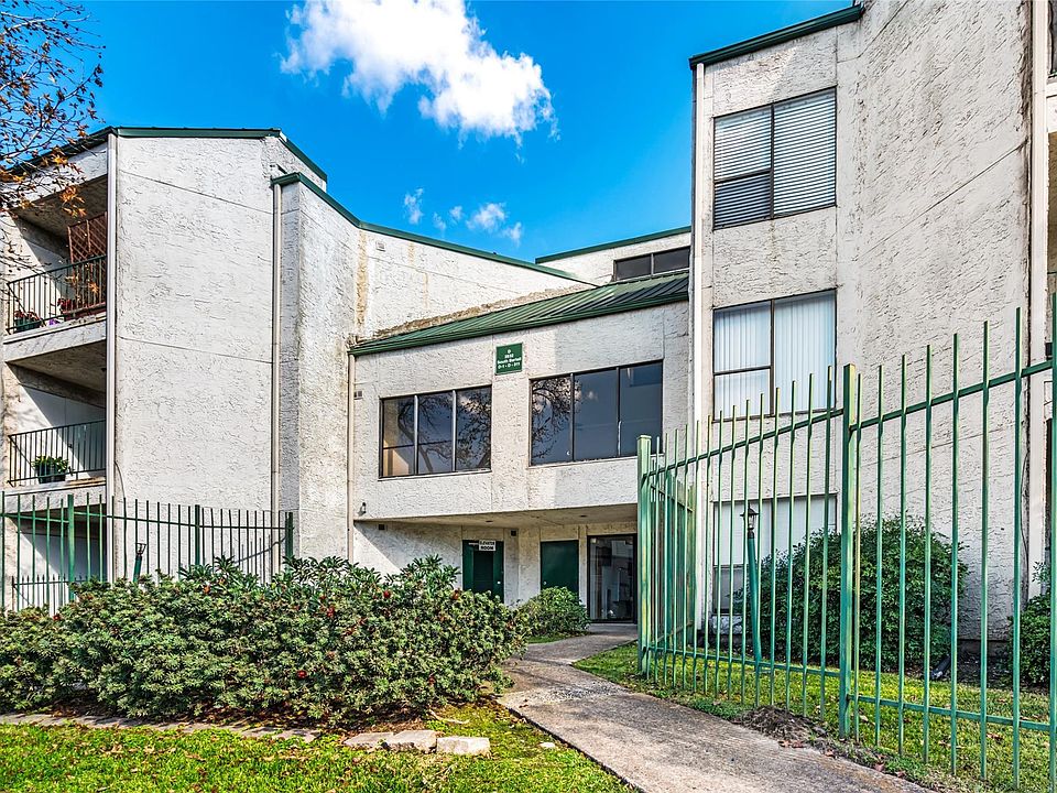 1st image of 2832 S Bartell Dr APT 6
